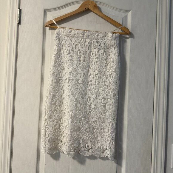 ⭐️$5, spend over $20 - Forever 21 white floral lace pencil skirt - Picture 1 of 15